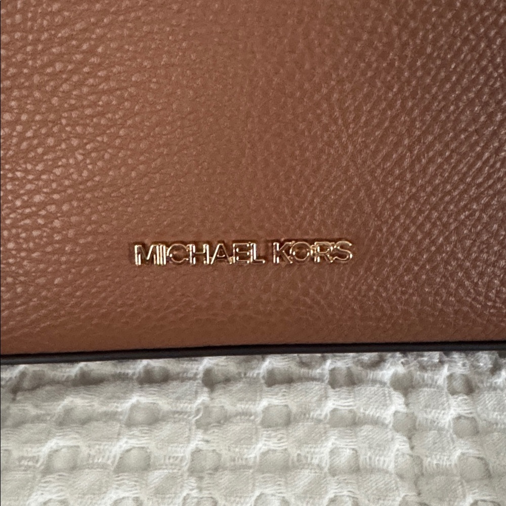 Michael Kors Men's Tan Pebbled Leather Messenger Crossbody - Picture 2 of 5